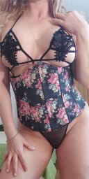 Mihaela pt domni si cupluri manierate. - imagine 3