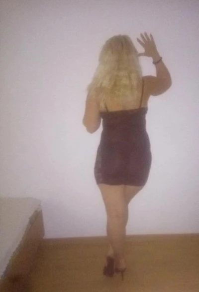 Doamna blonda matura 43 ani servicii totale