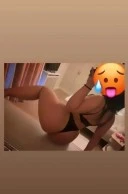 Bruneta hot prima zii fac și deplasări la hotel - imagine 1