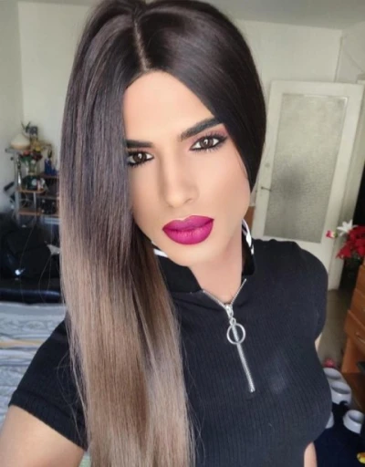 Bună dragilor sunt travestită 26 ofer companie si servici full