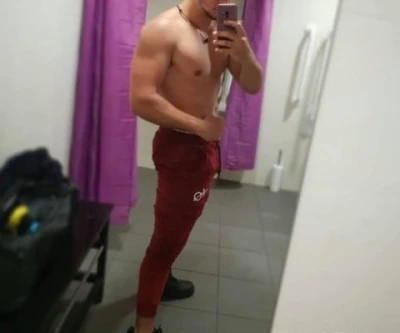 Pentru domni, domnisoare, cuplurii