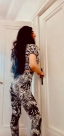 Travesty jucăușă - imagine 2