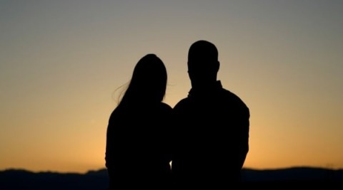 Relație reciproc avantajoasă cu doamnă sau domnișoară