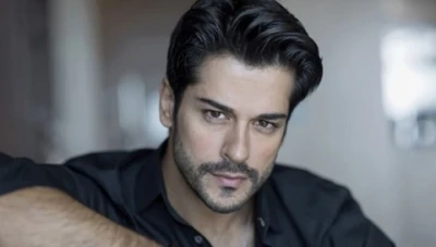 Barbat ofer clipe de neuitat