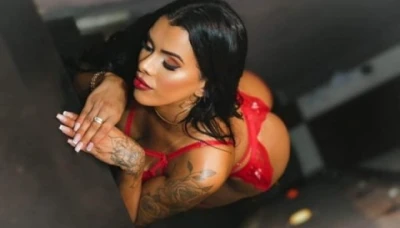 Andra model videochat ofer placeri video watshapp