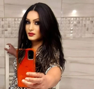 Transexuală matură și dulce și pasional