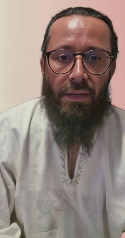 Explorator al inimilor și zâmbetelor