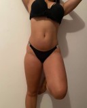 Tânăra drăguță - imagine 2