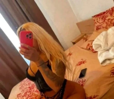 Andreea 100% reala , deplasari doar la hotel