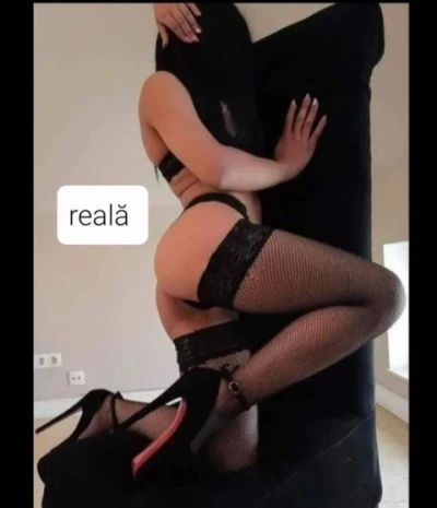 Brunetă sexi deplasari non stop poze făcut în locație