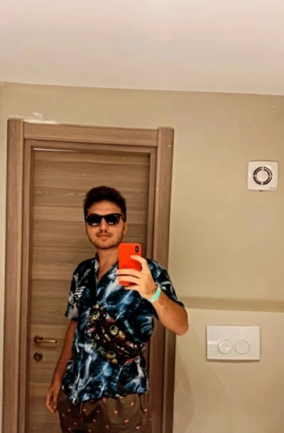 Bărbat apetisant pentru doamne si domnisoare