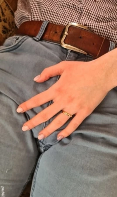 Ofer cazare pt domnisoara singura in apartament