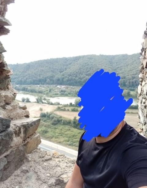 Caut femei mature divortate sau plinute.