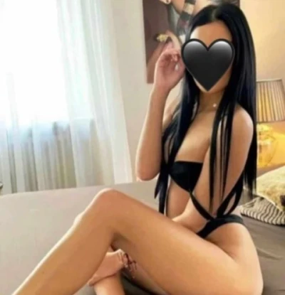 Brunetă sexi nouă in orașul tău