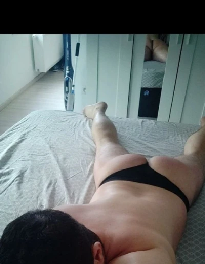 Tanar pasiv in trecere prin Bucuresti. Caut Activ pentru aventura de placere.