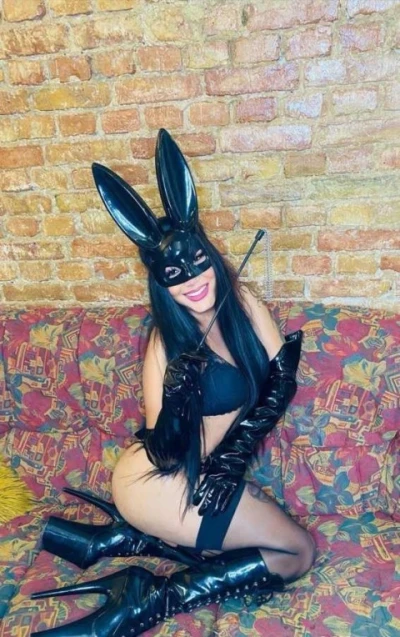 Transexuala dominatoare Stapana miss doar activa