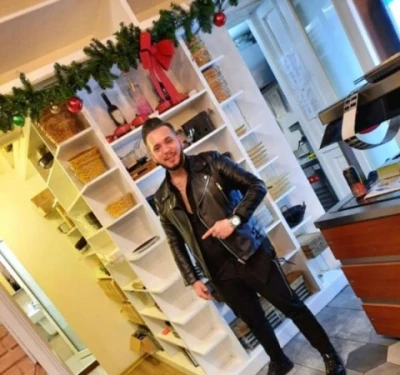 Gay tanar servici totale