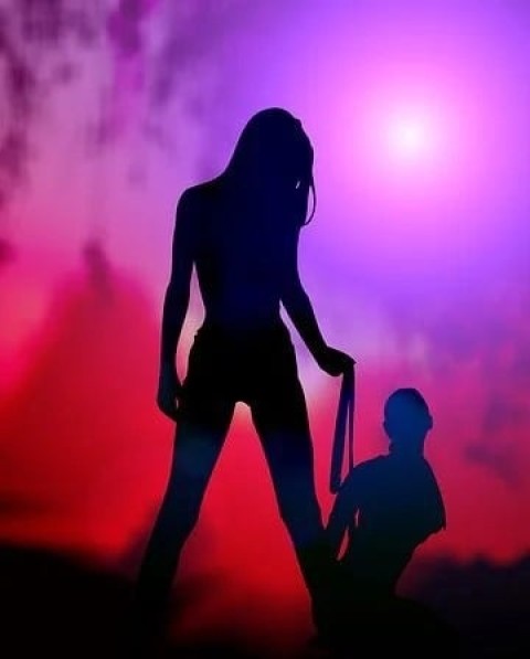 Blonda sexy Fac si dominare