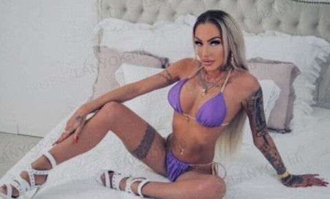 Bună sunt Camelia mă aflu în Oradea o transexuală top lux 100%