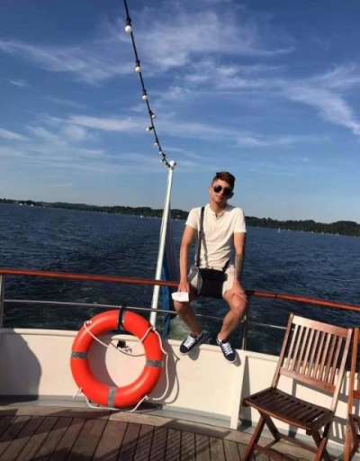 Salut sunt nou la tine. In Oras!