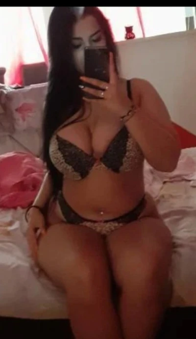 Bună numele meu este Alis si sunt aici pentru a ne cunoaste