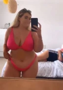 Blondă cu forme apetisante - imagine 4