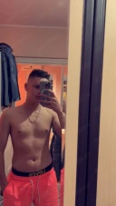 Scrie mi pe WhatsApp, text me on WhatsApp - imagine 2