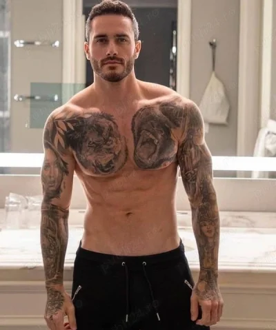 Bărbat tânăr și dotat