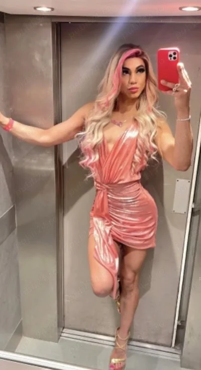 Missteriess Laidy Niky Transexuala dominatoare activa