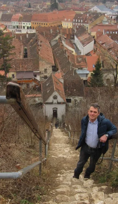 American în căutarea unei relații regulate.