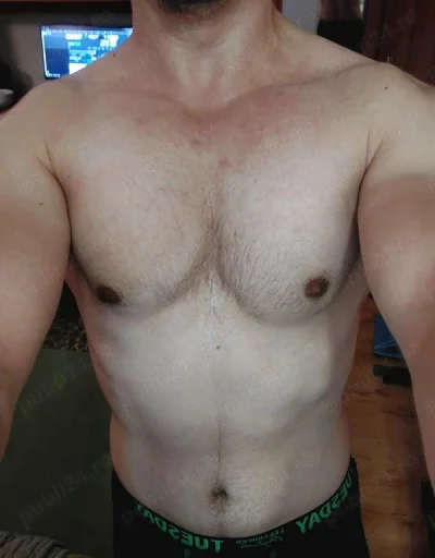 Tanar de 28 de ani ofer placere doamnelor.