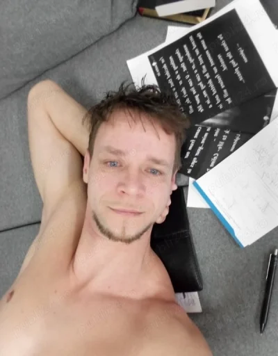 Tânăr ofer companie doamnelor și domnișoarelor,cuplurilor...