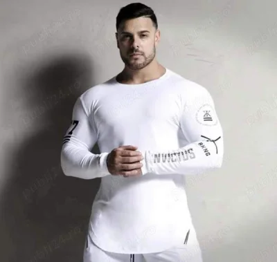 Bună. Sunt Robert, nou în orașul tău