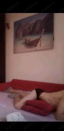 In trecere doar azi .caut baiat bisex activ foarte inalt dotat si dominant - imagine 1