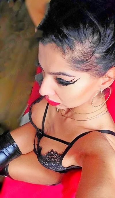 Sesiuni de Dominare cu Mistress Anissa!!!