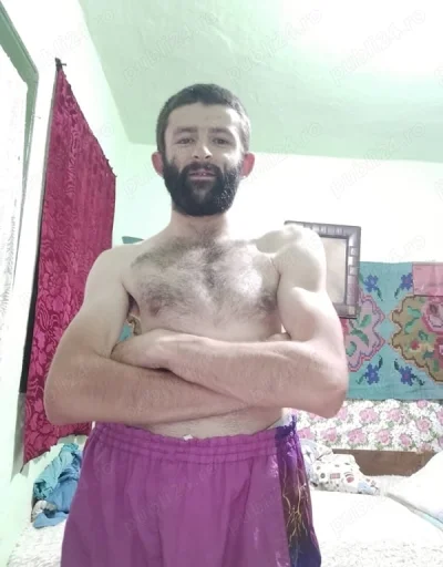 Băiat de lux și special mai multe detalii în privat pupici