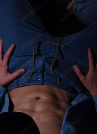 Tânăr discret pentru doamne și domnisoare