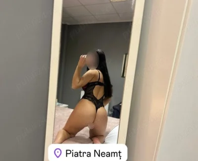 Bruneta cu experienta