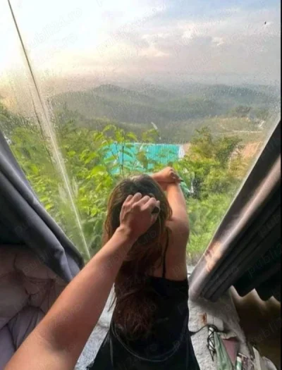 Tanar discret pentru doamne cupluri relaxare masaj companie intima