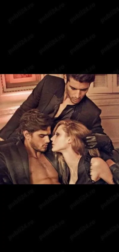 2 tipi bi deschisi la orice fantezie ,vorbim doar whatsapp