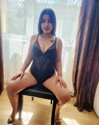 Bomba sexy .. 25 de ani FAC DEPLASĂRI