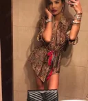 La tine sau la hotel - imagine 1