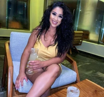 New monica drăguță și fără figuri simpla fara poze false