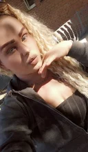 Curly Blondy Bomb la tine in oras - imagine 3