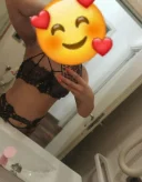 Bruneta hot pentru prima data la tine in oras - imagine 1