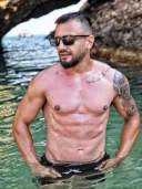 Prezenta magnetica. Discretie totala. - imagine 3