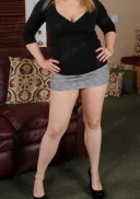 Doamna matura. AUCHAN Drumul Taberei Ghencea - imagine 7