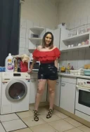 Buna sunt Julia - imagine 1