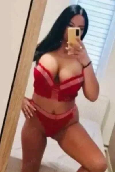 Nouă Carla party și deplasări la Hotel 24 24