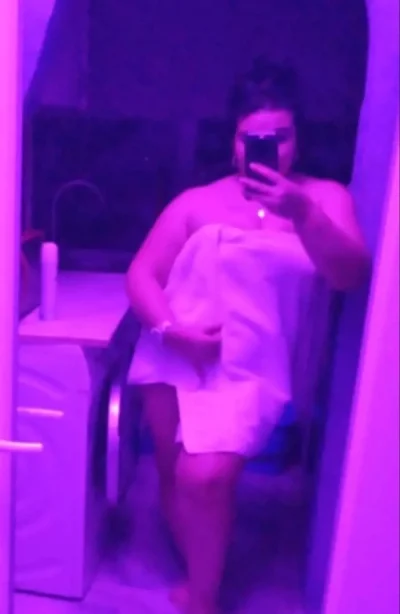 Sunt o fată cu experiență dornica de aventura de neuitat